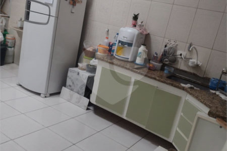 Sobrado à venda com 3 quartos, sendo 1 suíte, em Jardim da Mamãe, Guarulhos, SP