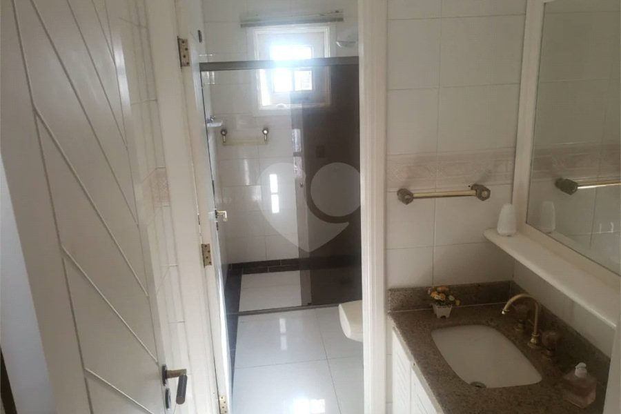Sobrado à venda com 4 quartos, sendo 2 suítes,  em Tremembé, São Paulo, SP