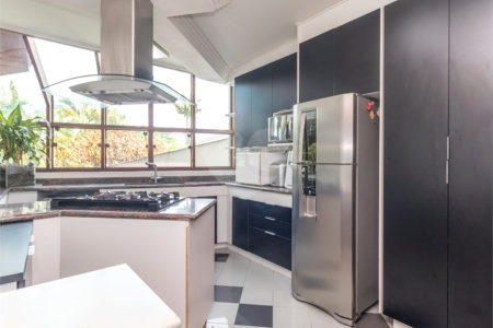 Casa à venda com 4 quartos, sendo 2 suítes, em Jardim Marajoara, São Paulo, SP