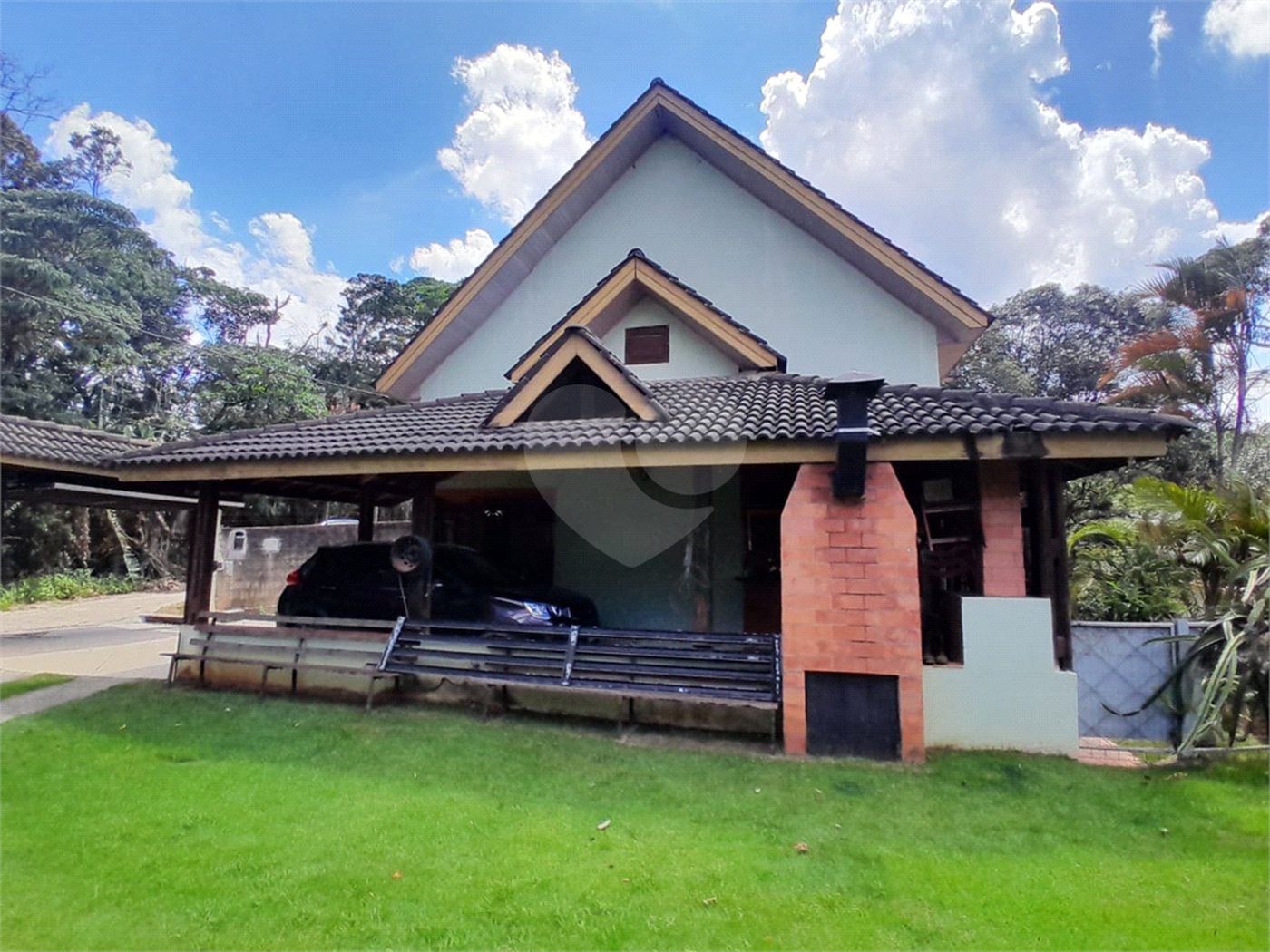 Casa à venda com 3 quartos, sendo 2 suítes,  no condomínio Alpes da Cantareira, Mairiporã - SP
