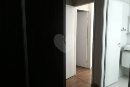 Ótimo apartamento Na rua Newton Prado no Bom Retiro
