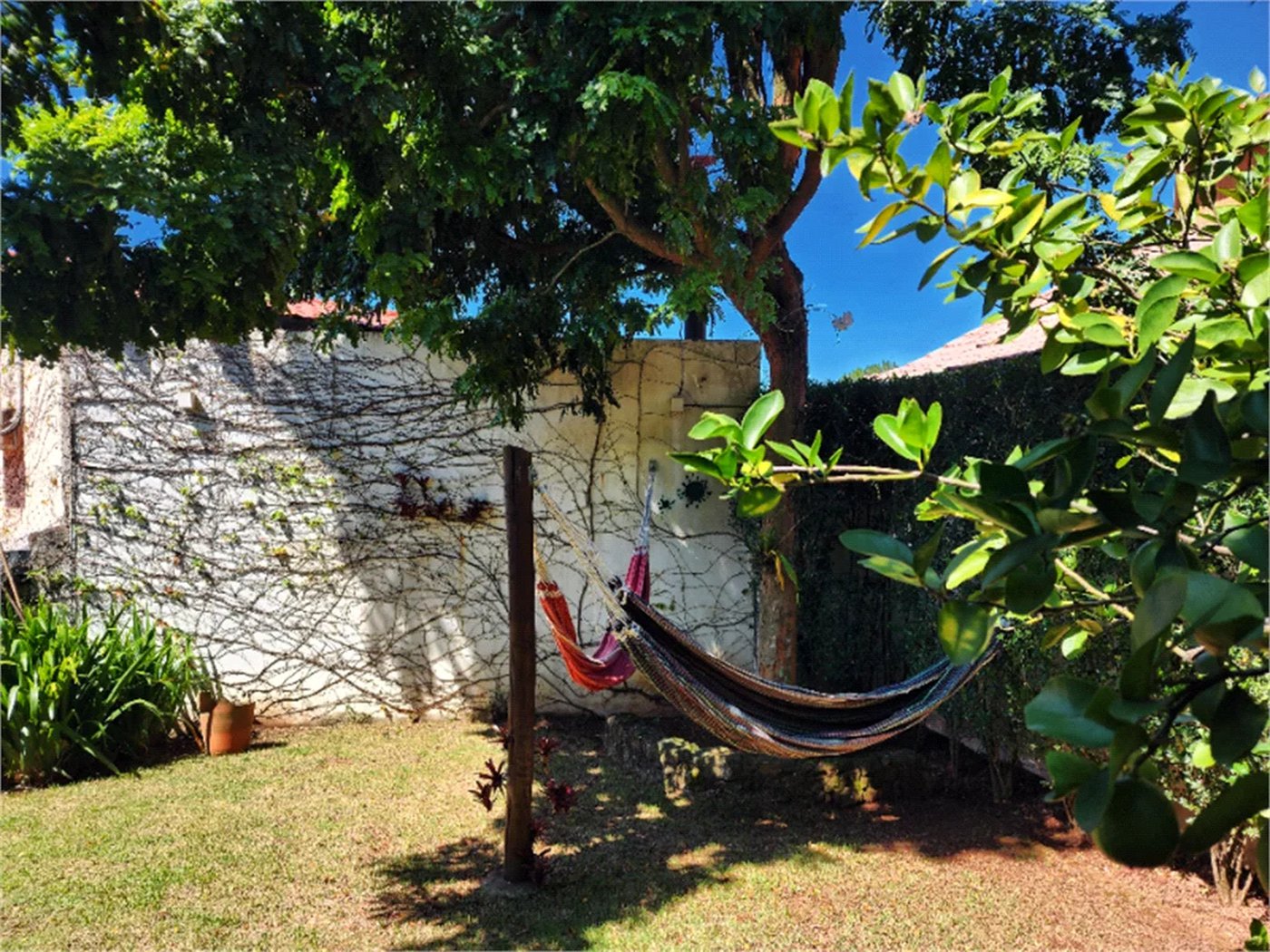 Casa à venda com 4 quartos, sendo 2 suítes, no condomínio Vila Nova de Gaia, São Paulo - SP