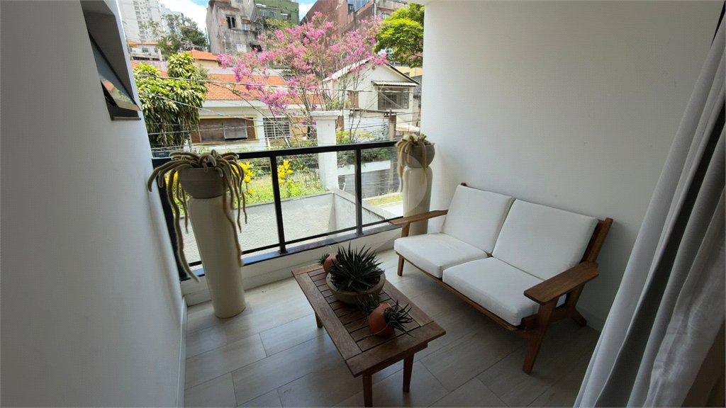 Sobrado à venda com 3 quartos, sendo 1 suíte, em Vila Paulicéia, São Paulo, SP