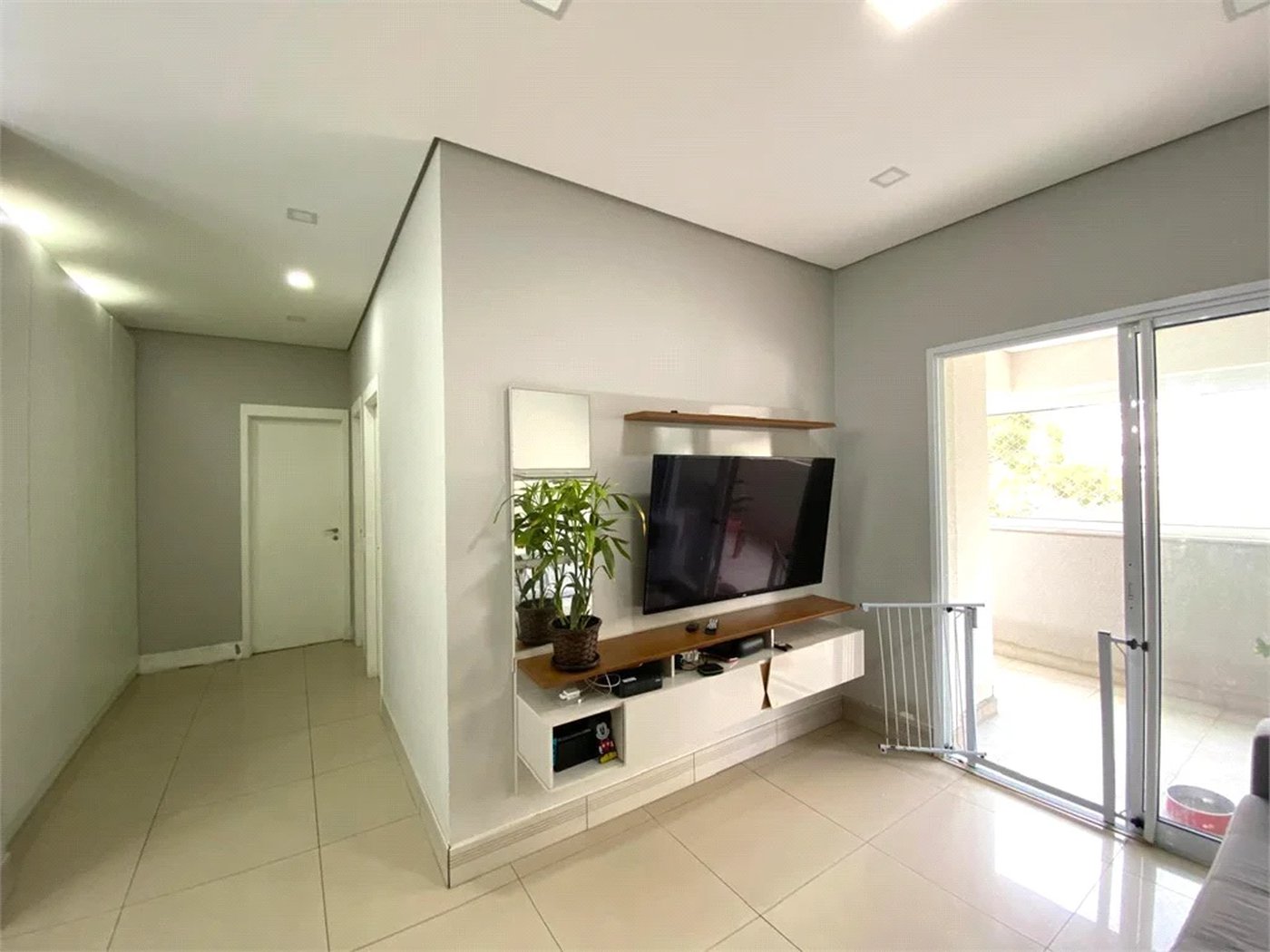 Apartamento à venda com 2 quartos, sendo 1 suíte,  em Jardim Caboré, São Paulo, SP