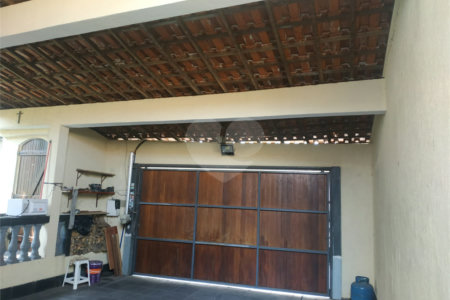 Casa Térrea à venda com 3 quartos, sendo 1 suíte,  em Interlagos, São Paulo, SP
