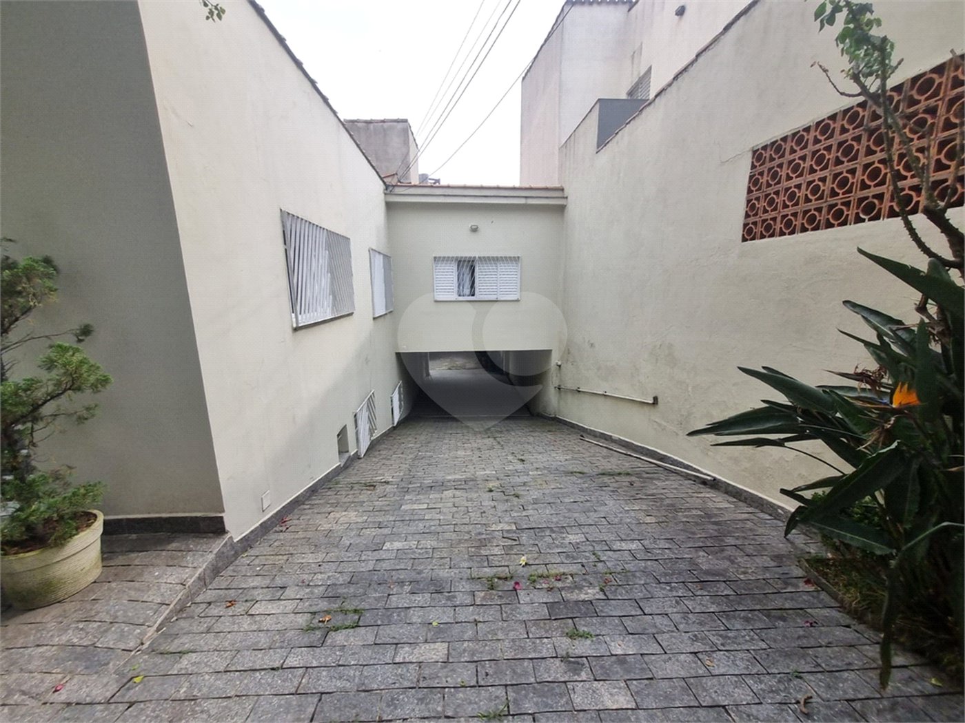 Casa à venda com 4 quartos, sendo 1 suíte,  em Vila Clementino, São Paulo, SP