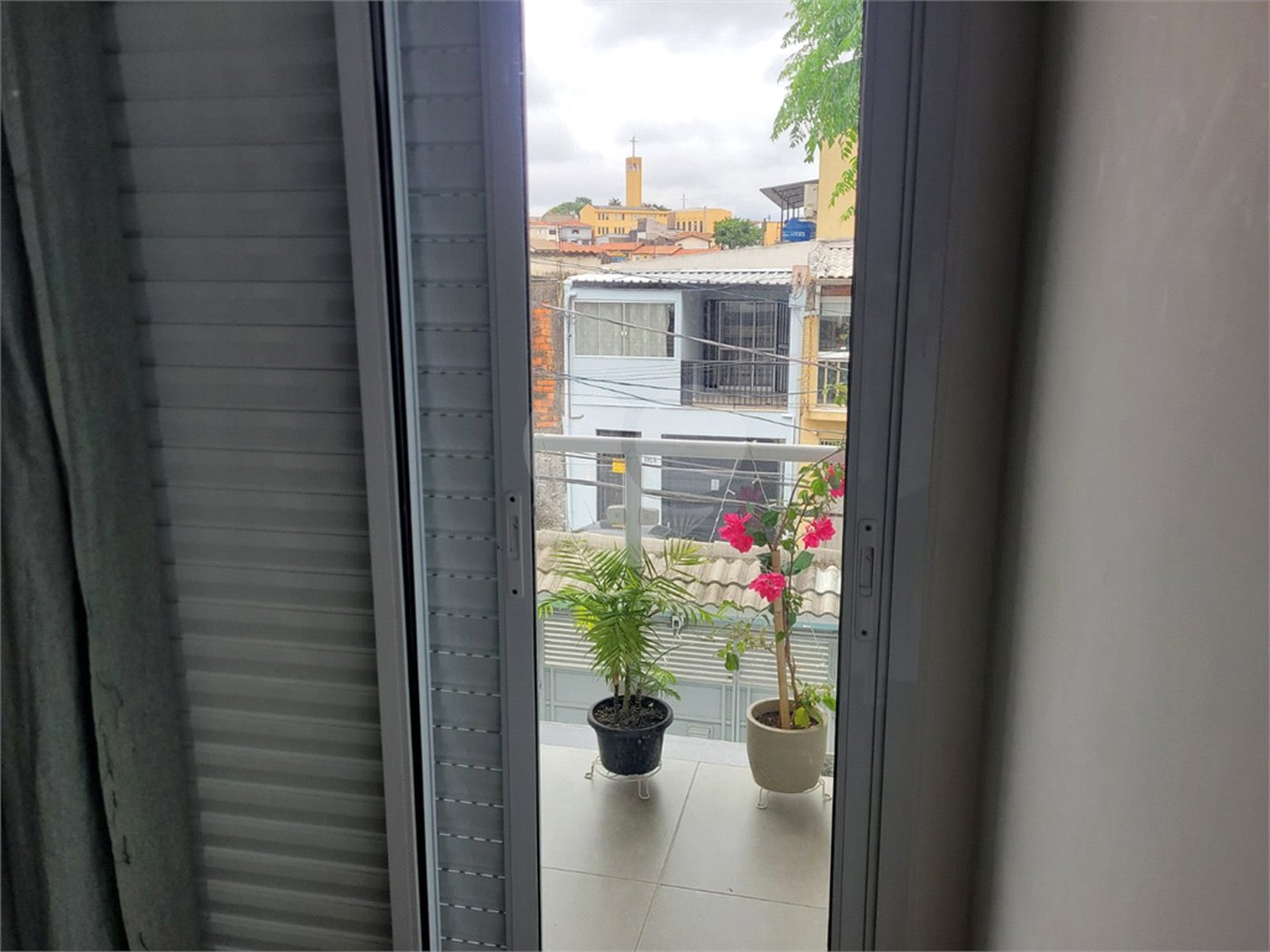 Sobrado à venda com 3 quartos, sendo 1 suíte,  em Vila Marari, São Paulo, SP