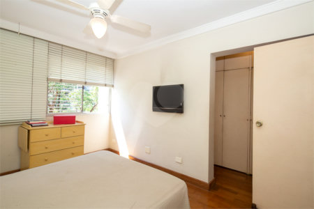 Apartamento à venda com 3 quartos, sendo 2 suítes,  em Alto da Boa Vista, São Paulo, SP
