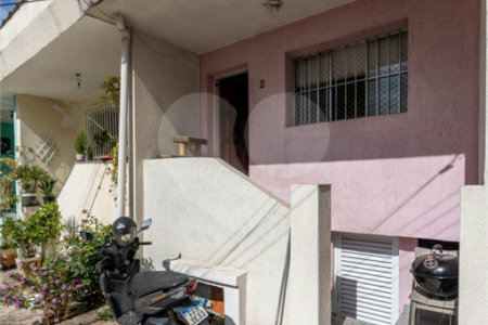 Casa de Vila à venda com 3 quartos, sendo 1 suíte, em Vila Pompéia, São Paulo, SP