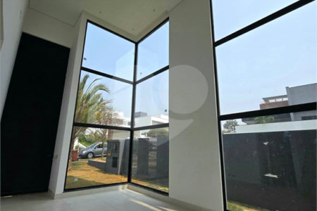 Casa à venda com 4 quartos, sendo 3 suítes, no condomínio Alphaville Nova Esplanada 4, Votorantim - SP