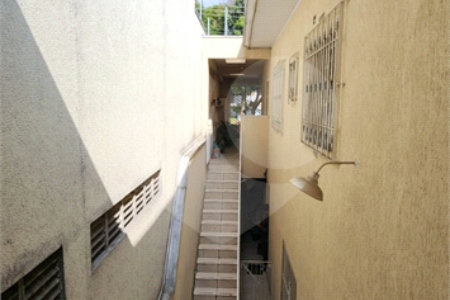 Casa térrea com duas edículas para venda - Saúde, SP.