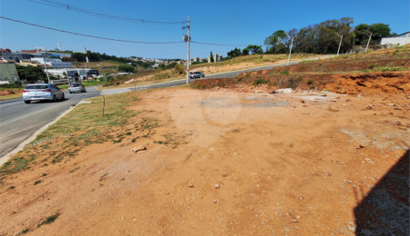 Terreno à venda com 1 suíte no condomínio Comercial Independência, Vinhedo - SP