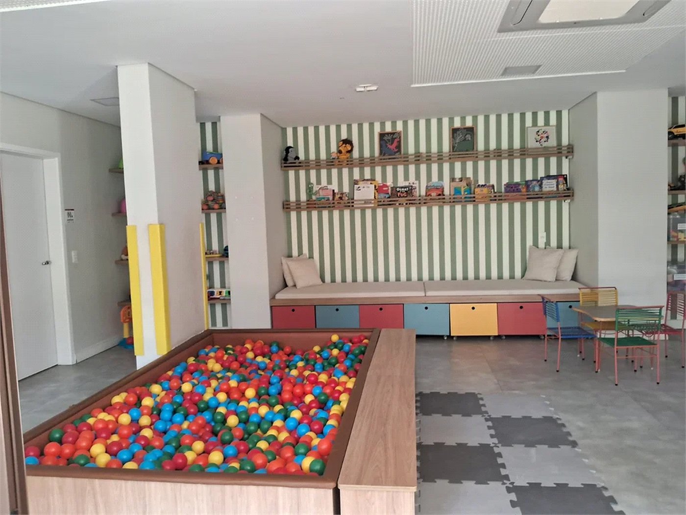Apartamento à venda com 2 suítes em Bela Aliança, São Paulo, SP