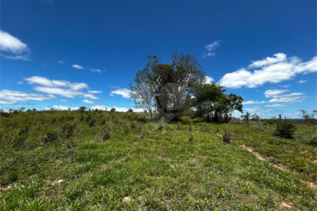 Sítio à venda com 2 quartos em Área Rural de Varginha, Itapetininga, SP