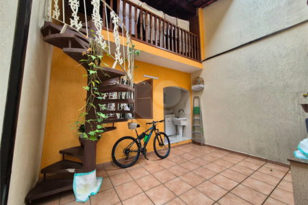 Sobrado à venda com 3 quartos, sendo 1 suíte, em Jardim Sarah, São Paulo, SP