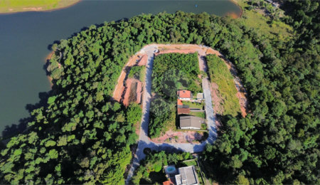 Terreno à venda no condomínio Bosque da Represa, Nazaré Paulista - SP