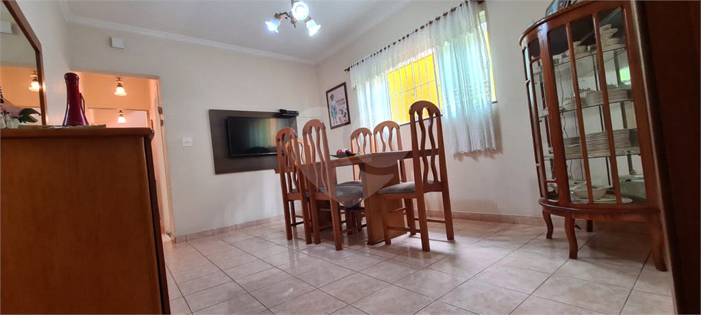 Casa à venda com 3 quartos, sendo 1 suíte,  em Vila Oliveira, Mogi das Cruzes, SP