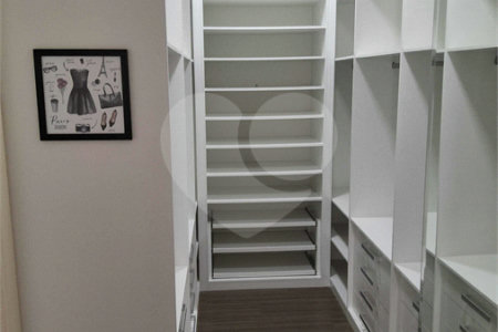 Casa à venda com 3 suítes no condomínio Portal do Jequitibá, Valinhos - SP