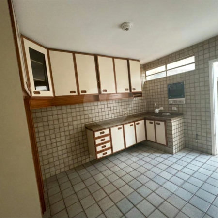 Sobrado à venda com 3 quartos, sendo 1 suíte,  em Vila Santo Antônio, São Paulo, SP