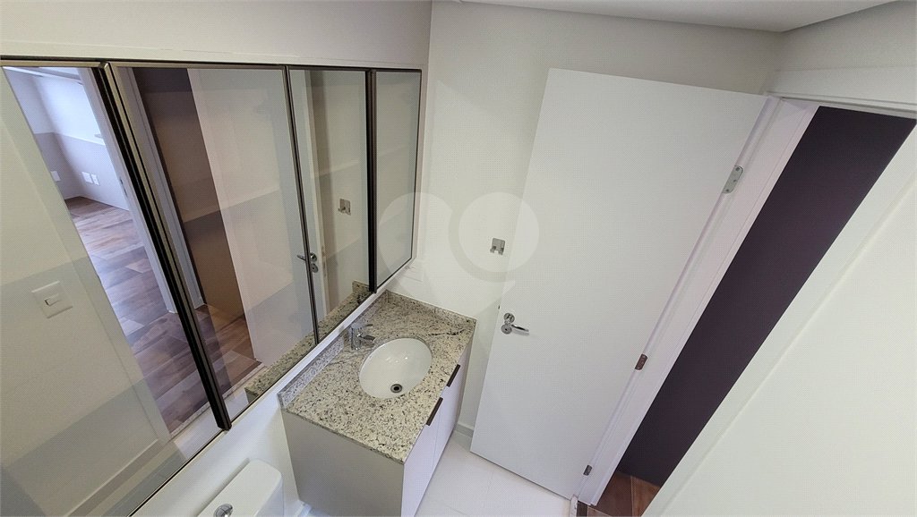 Apartamento de 2 quartos mobiliado à venda no Paraíso