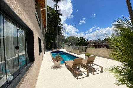 Casa à venda com 4 suítes em Vila Santista, Atibaia, SP