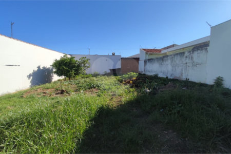 Terreno à Venda em São Carlos, no bairro Nossa Senhora de Fátima