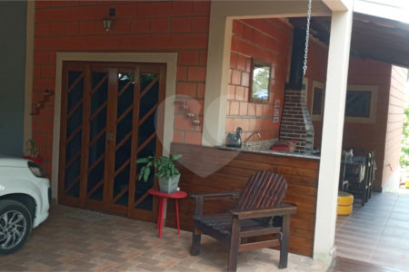 Chácara à venda com 3 quartos, sendo 2 suítes,  em Monterrey, Louveira, SP