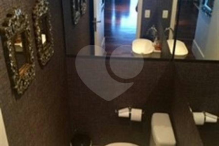 Apartamento à venda com 3 suítes em Campo Belo, São Paulo, SP