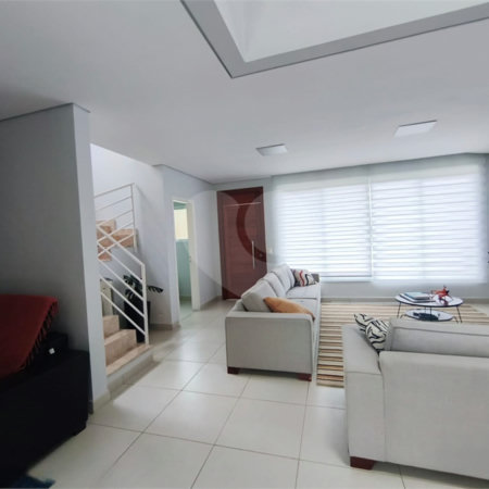 Casa à venda com 3 suítes no condomínio Piemonte, Vinhedo - SP