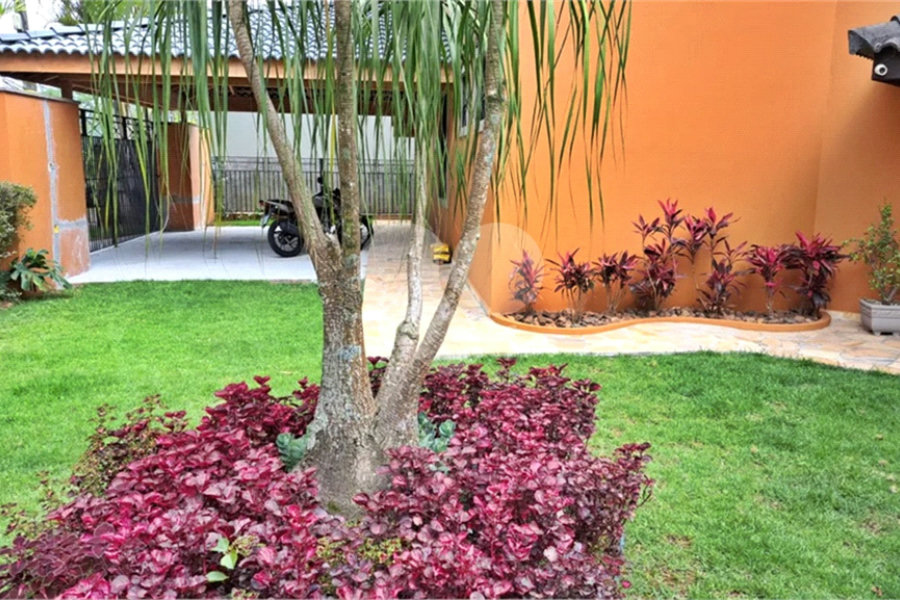 Casa à venda com 8 quartos, sendo 4 suítes, em Roseira, Mairiporã, SP