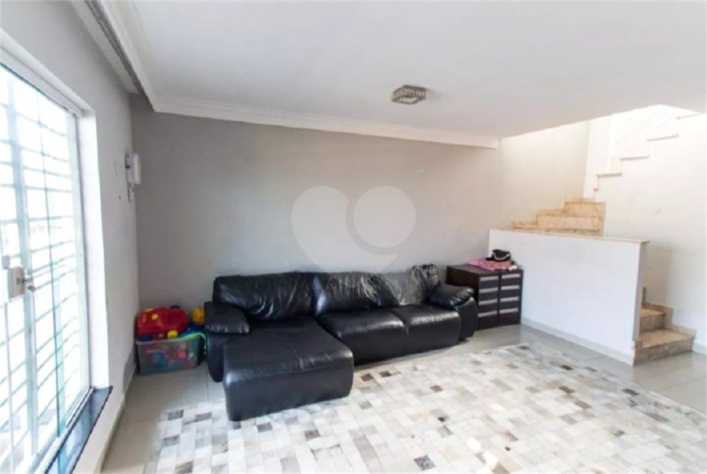 Sobrado à venda com 3 quartos, sendo 1 suíte, em Vila Nivi, São Paulo, SP