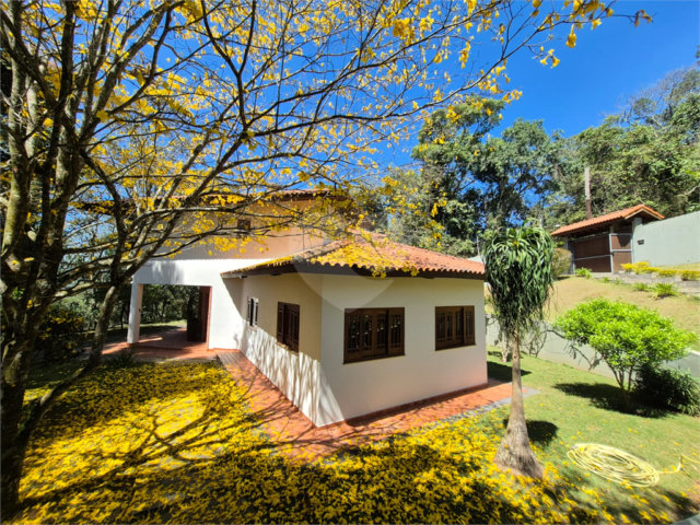 Casa à venda com 4 quartos, sendo 2 suítes,  no condomínio Alpes da Cantareira, Mairiporã - SP