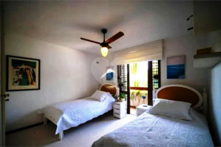 Casa à venda com 5 quartos, sendo 2 suítes,  em Jardim Everest, São Paulo, SP