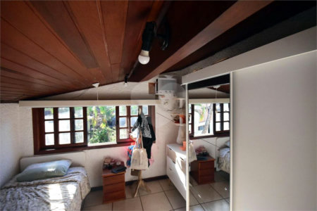Casa à venda com 5 quartos, sendo 1 suíte, no condomínio Vivendas, Rio de Janeiro - RJ