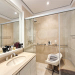 Apartamento à venda ou para alugar com 4 quartos, sendo 3 suítes, em Moema, São Paulo, SP