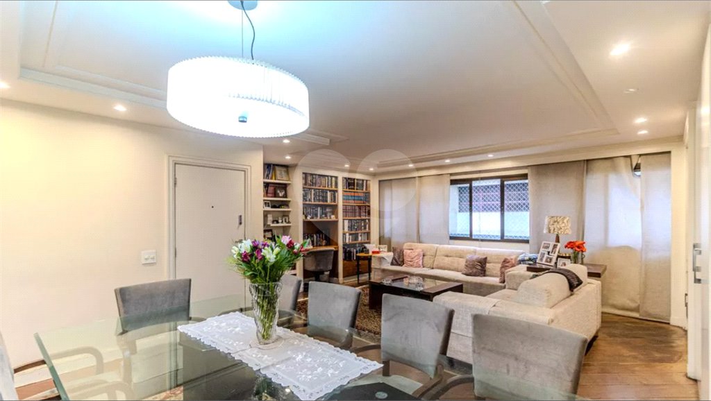 Apartamento à venda com 3 quartos, sendo 1 suíte,  em Higienópolis, São Paulo, SP