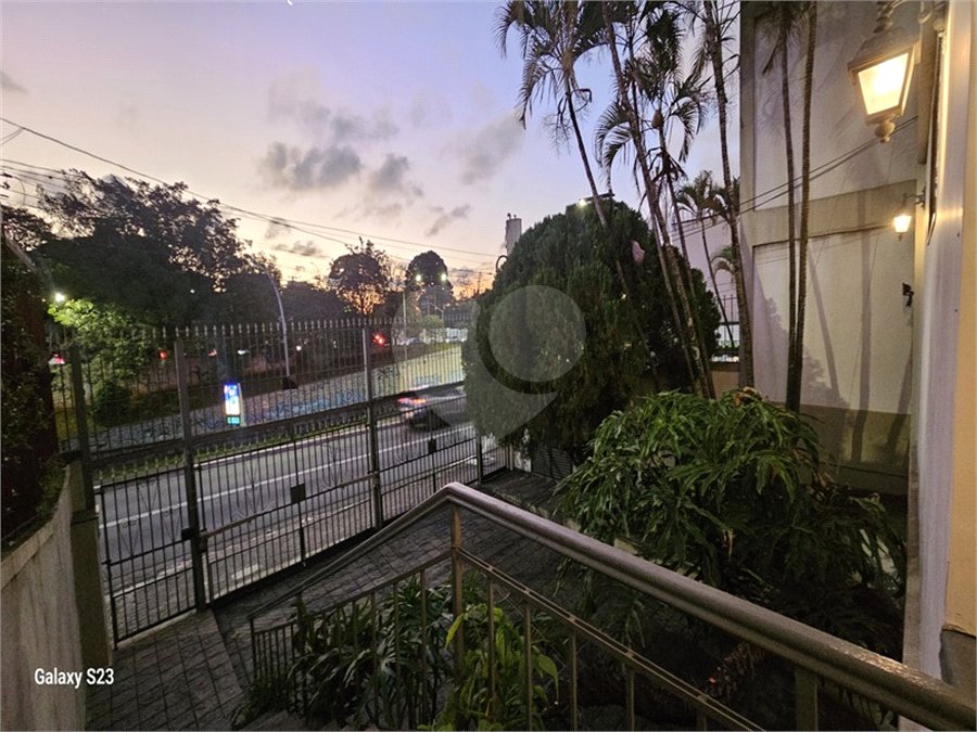 Casa à venda com 8 quartos, sendo 2 suítes, em Indianópolis, São Paulo, SP