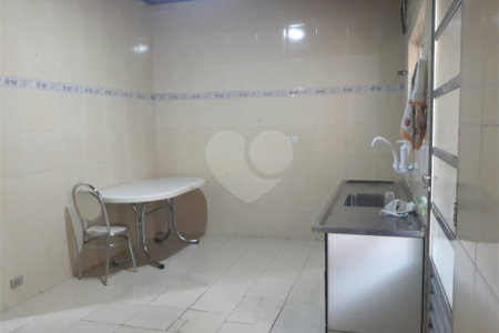 Casa à venda com 4 quartos, sendo 1 suíte, no Centro, São Roque, SP