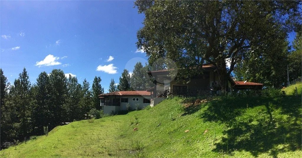 Casa à venda com 4 quartos, sendo 3 suítes, no condomínio Parque dos Manacas, Jundiaí - SP