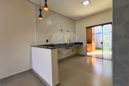 Casa à venda com 3 quartos, sendo 1 suíte, no condomínio Horto Florestal Villagio, Sorocaba - SP