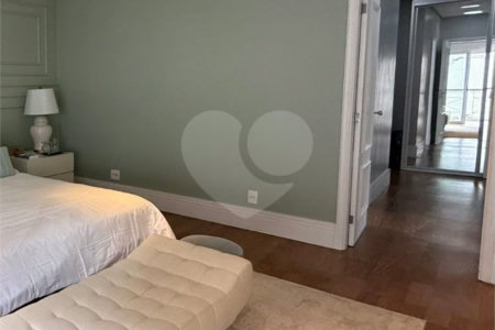Casa à venda com 4 suítes no condomínio Vilas das Paineiras, São Paulo - SP