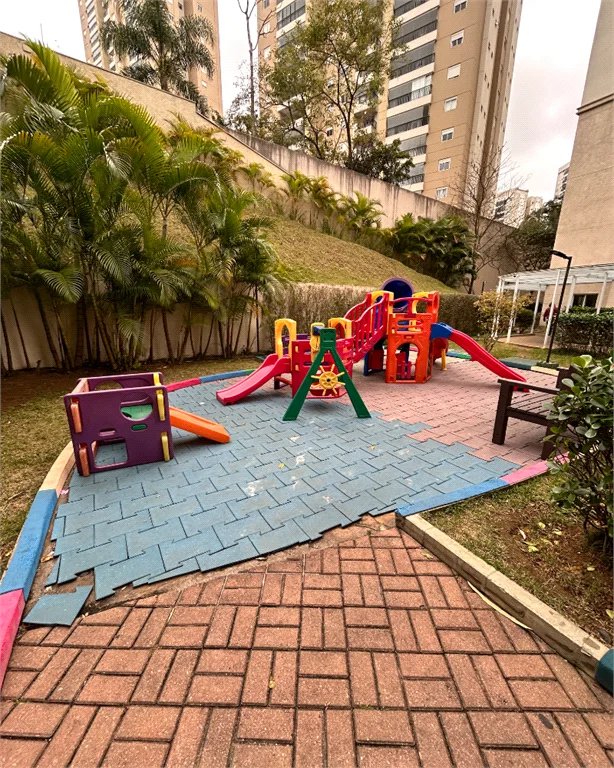 Apartamento à venda com 3 quartos, sendo 1 suíte,  em Vila Andrade, São Paulo, SP