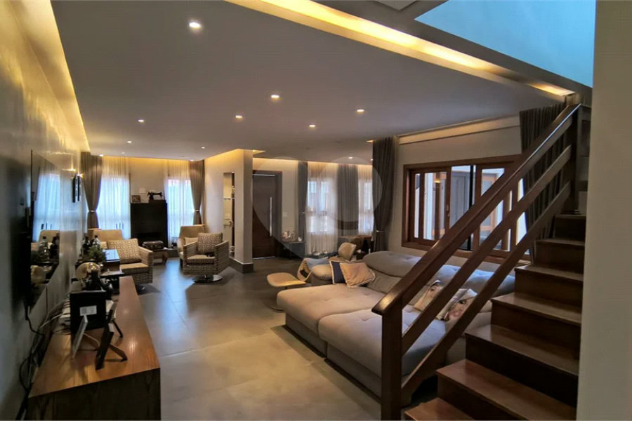 Casa à venda com 4 quartos, sendo 3 suítes, no condomínio Da Serra, São Paulo - SP