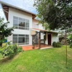 Casa à venda com 3 quartos, sendo 1 suíte,  no condomínio Residencial Recanto dos Paturis, Vinhedo - SP