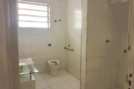 Casa à venda ou para alugar com 7 quartos, sendo 2 suítes, em Jardim Peri Peri, São Paulo, SP