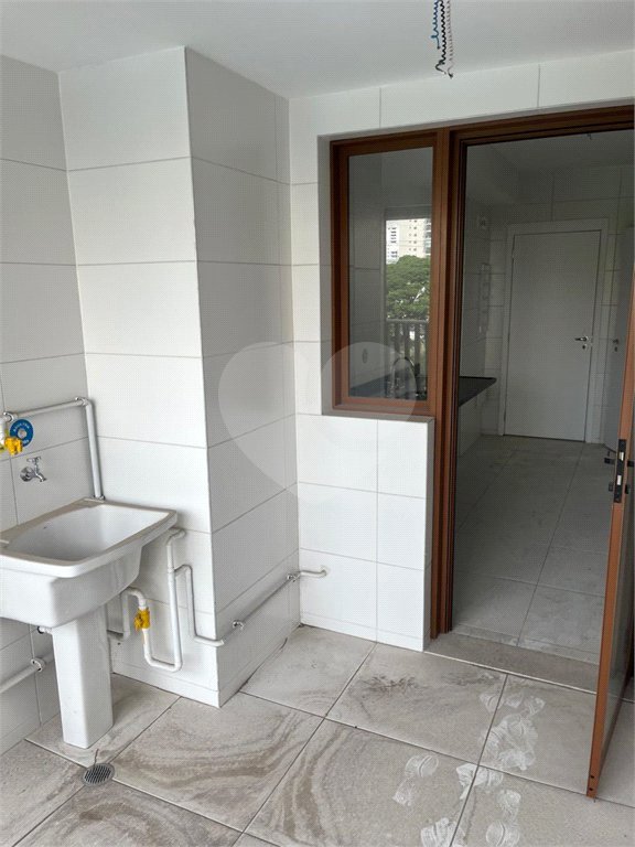 Apartamento à venda com 3 quartos, sendo 1 suíte, em Brooklin Novo, São Paulo, SP