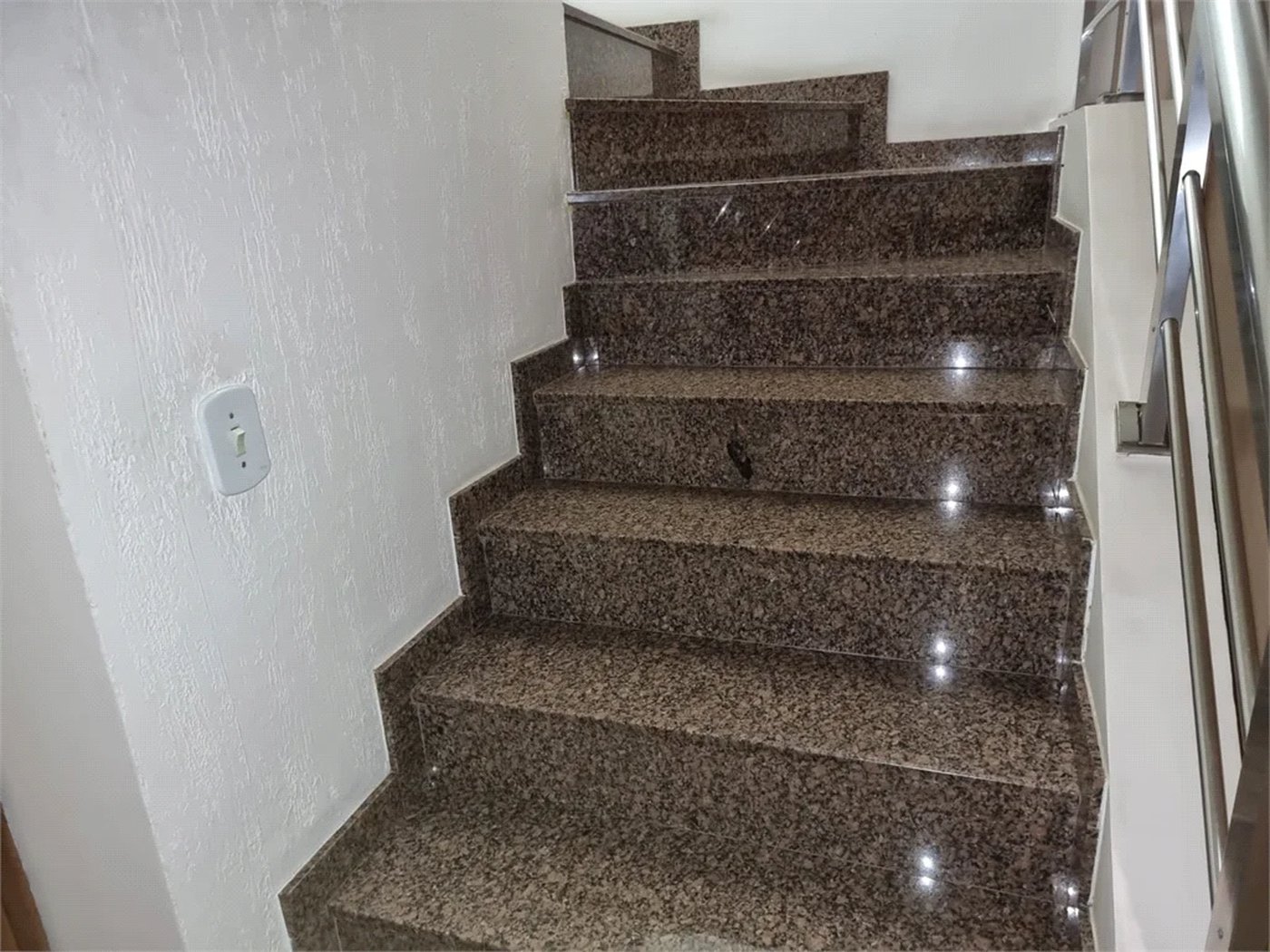 Sobrado à venda com 3 quartos, sendo 1 suíte,  em Jardim Campo Limpo, São Paulo, SP