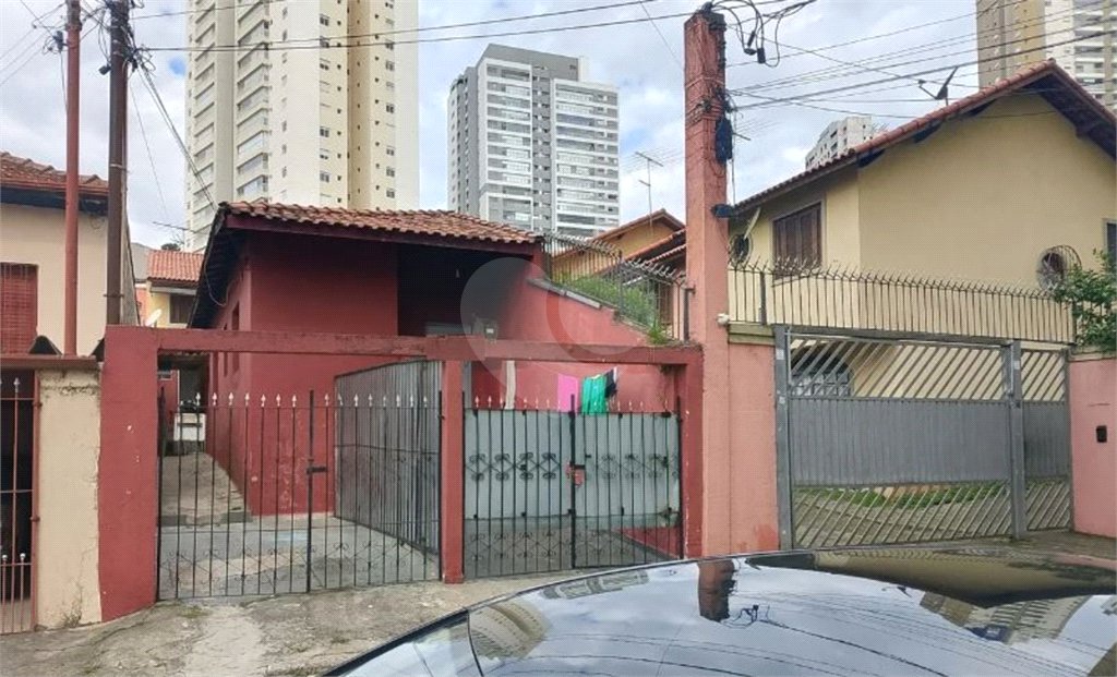 Sobrado à venda com 3 quartos, sendo 1 suíte,  em Vila Firmiano Pinto, São Paulo, SP
