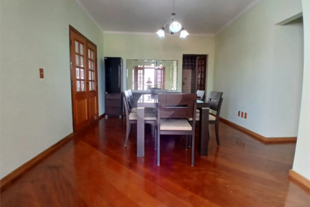 Casa à venda com 5 quartos, sendo 3 suítes, em Vila Santista, Atibaia, SP