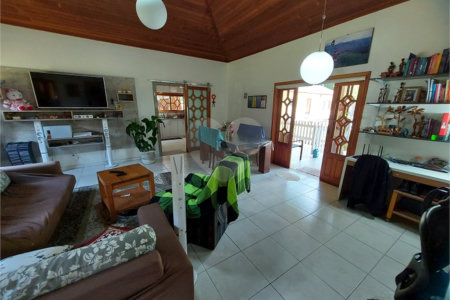 Casa à venda com 4 quartos, sendo 1 suíte, no Centro, Ibiúna, SP